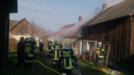 Wohnhausbrand in Dorf Rosenau